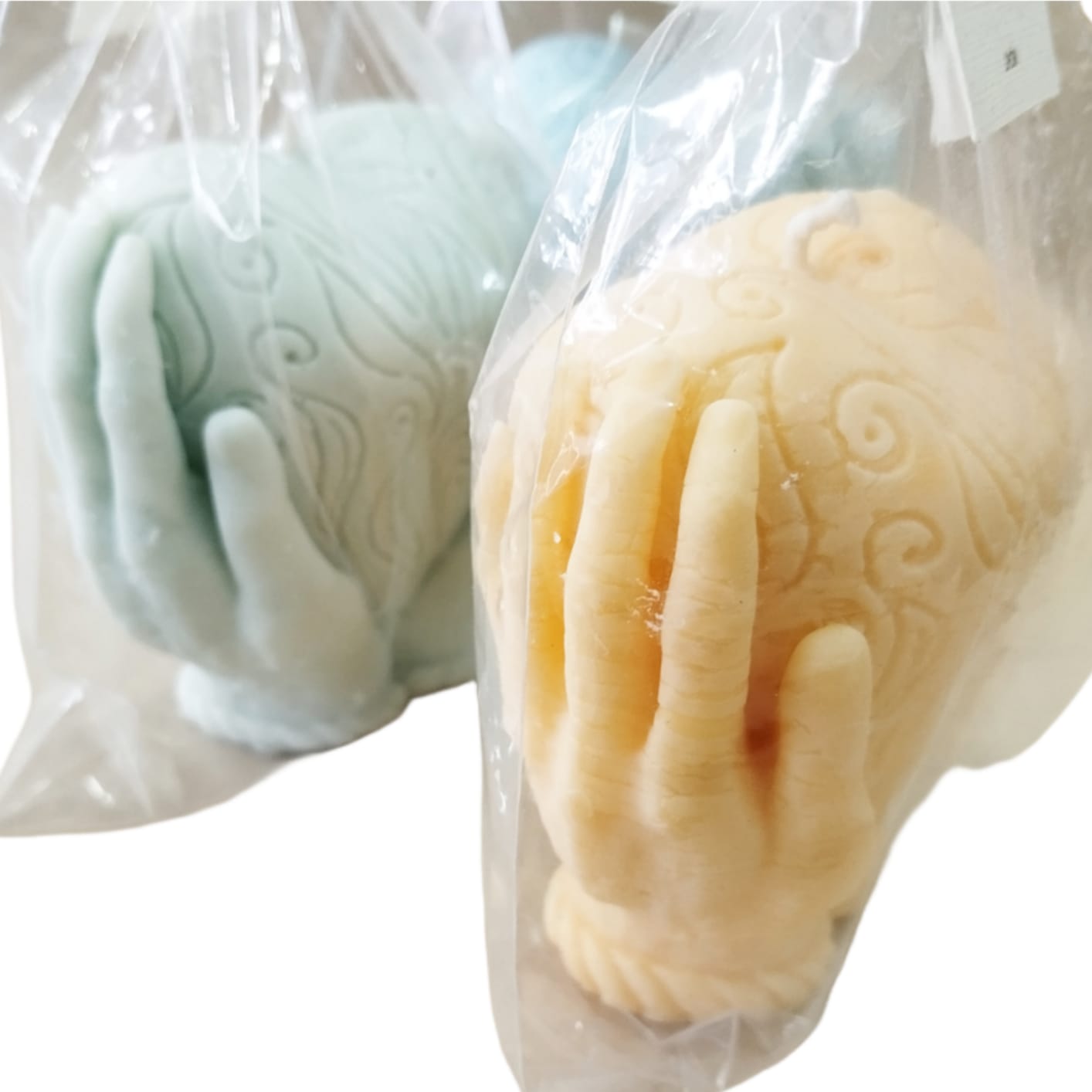 VELA AROMATICA CORAZON CON MANOS