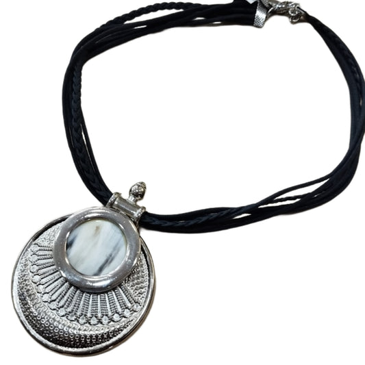 COLLAR NEGRO DIJE XL - MAGUY